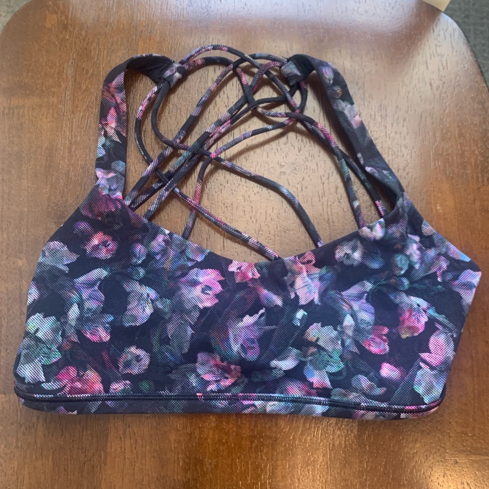 Lululemon Free to Be Bra
